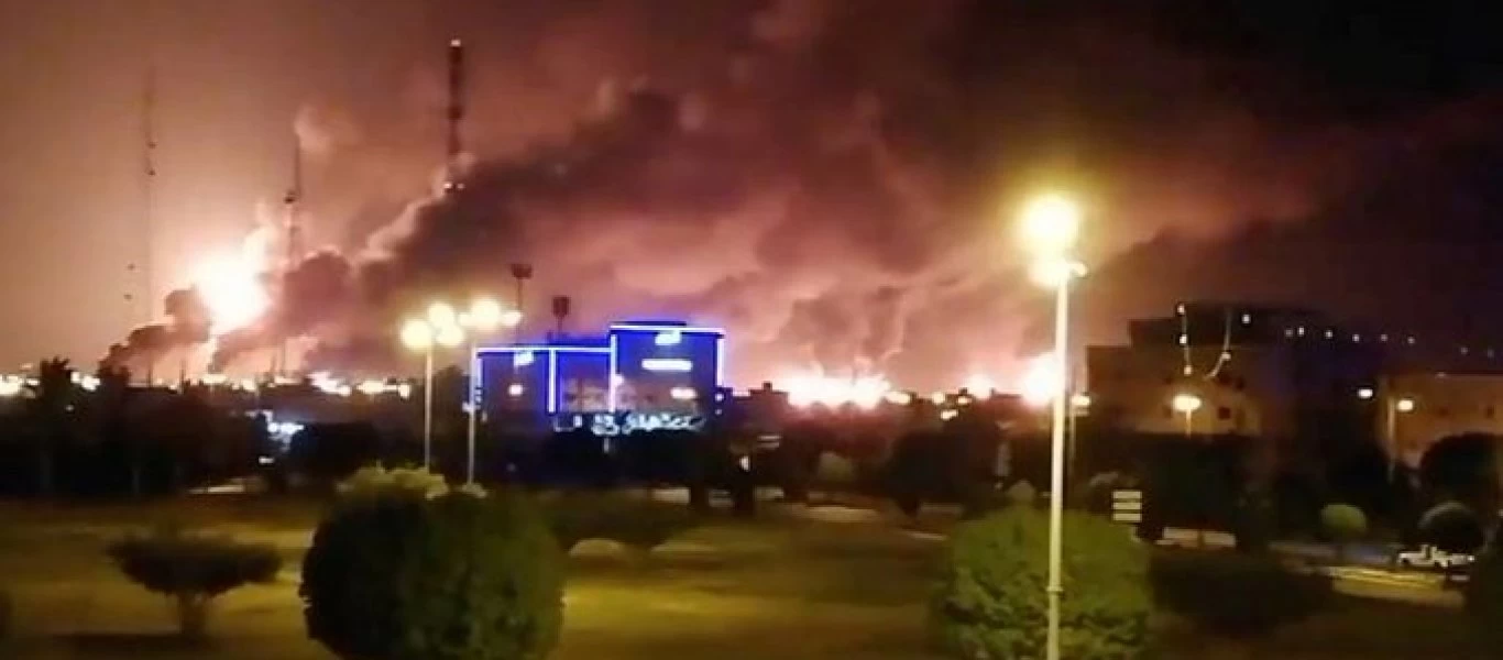 Συντριπτικό κτύπημα των Χούθι στην Σαουδική Αραβία: Κτυπήθηκαν διυλιστήρια της Aramco